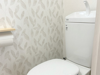 トイレリフォーム 床補強で安心、デザイン性も高めたレストルーム