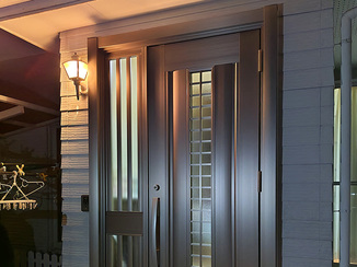 玄関ドアリフォーム 不便を解消し使いやすくなった玄関ドア