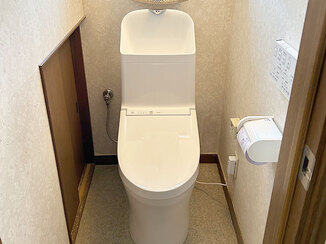 トイレリフォーム 自動洗浄機能付きでお掃除もしやすいトイレ